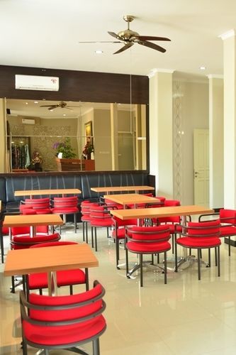 Chiaro Hotel Syariah Sidoarjo Exterior photo